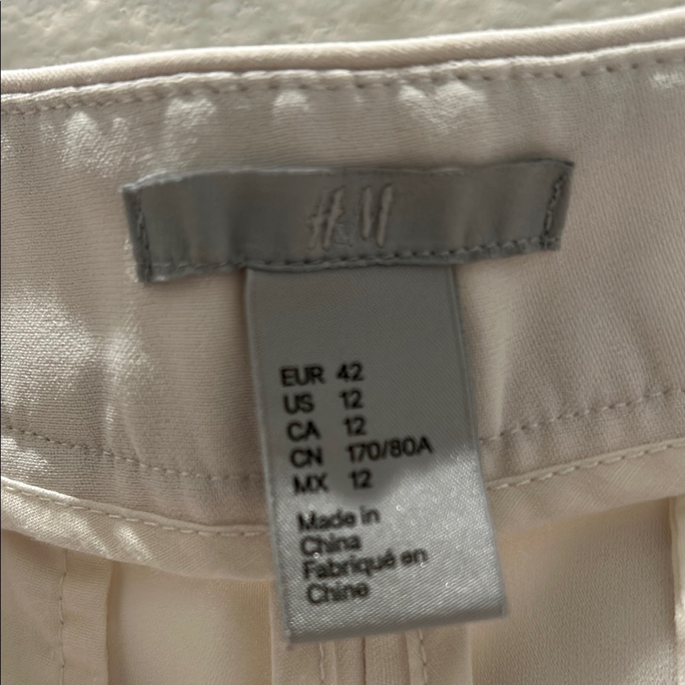h&M Women's Cream Shorts with Pockets - Picture 6 of 7